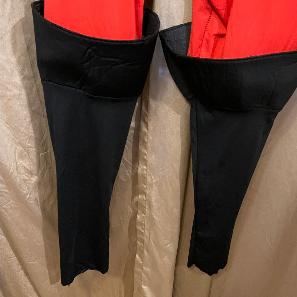 Mrs. Incredible L Red/Black Superhero Costume w/Iconic Emblem by Disney Plexar - Picture 10 of 16